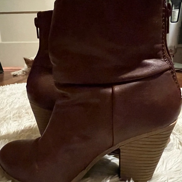 SO Women's Brown Ankle Booties Boots Heeled Size 6 - Picture 6 of 8